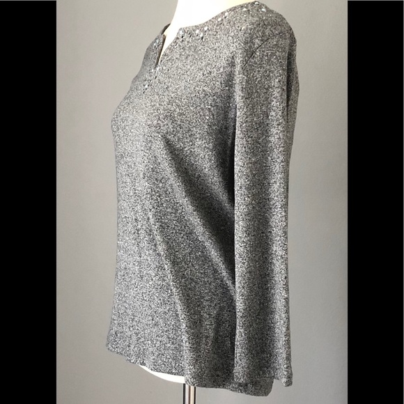 Light Greg Sweater with Sequin Design - Picture 7 of 8